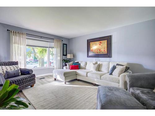 26 Edwin Crescent, Tillsonburg, ON - Indoor Photo Showing Living Room