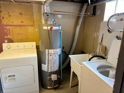 25 Fourth Street, Tillsonburg, ON - Indoor Photo Showing Laundry Room