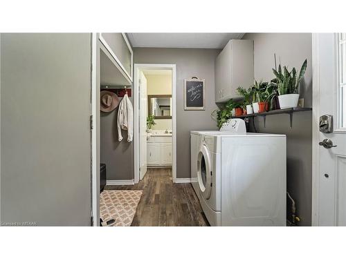 584132 Beachville Road, Ingersoll, ON - Indoor Photo Showing Laundry Room