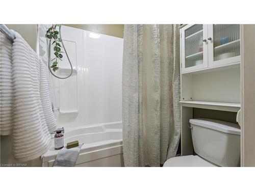 584132 Beachville Road, Ingersoll, ON - Indoor Photo Showing Bathroom