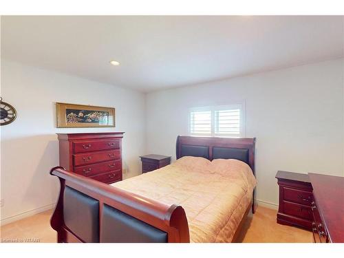 474476 Dodge Line, Sweaburg, ON - Indoor Photo Showing Bedroom