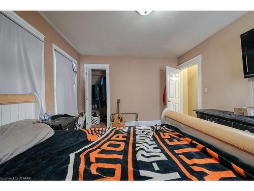 464 Brant Street, Woodstock, ON - Indoor Photo Showing Bedroom