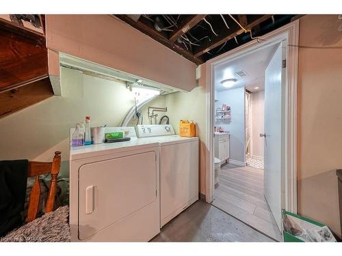 464 Brant Street, Woodstock, ON - Indoor Photo Showing Laundry Room