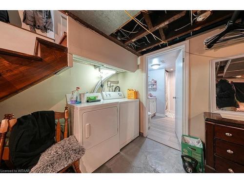 464 Brant Street, Woodstock, ON - Indoor Photo Showing Laundry Room