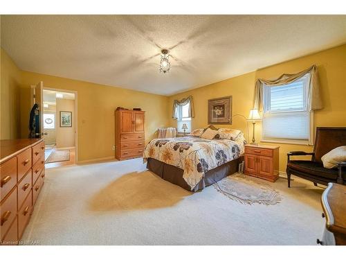 18 Wilkins Crescent, Tillsonburg, ON - Indoor Photo Showing Bedroom