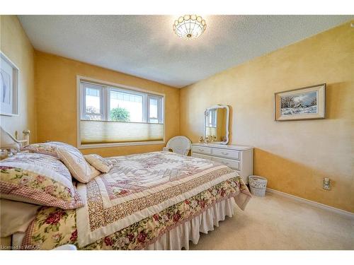 18 Wilkins Crescent, Tillsonburg, ON - Indoor Photo Showing Bedroom