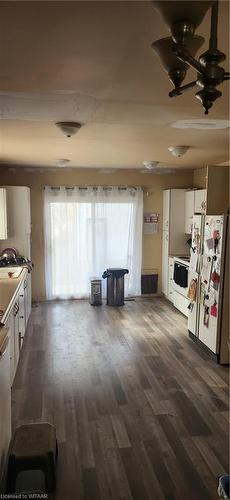 118 Dover Street, Woodstock, ON - Indoor Photo Showing Kitchen