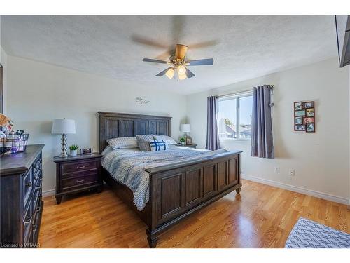 207 North Street E, Tillsonburg, ON - Indoor Photo Showing Bedroom