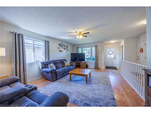 207 North Street E, Tillsonburg, ON - Indoor Photo Showing Living Room