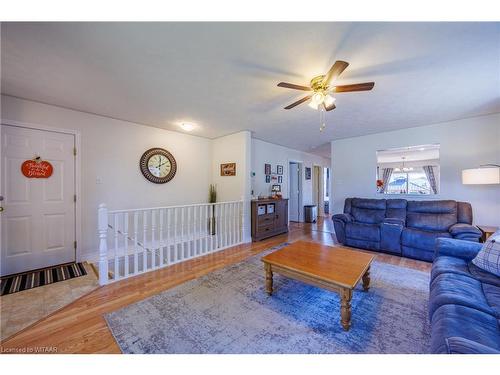 207 North Street E, Tillsonburg, ON - Indoor Photo Showing Living Room