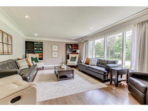 1 Highland Drive, Tillsonburg, ON - Indoor Photo Showing Living Room