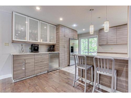 1 Highland Drive, Tillsonburg, ON - Indoor Photo Showing Kitchen