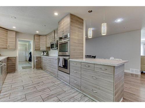 1 Highland Drive, Tillsonburg, ON - Indoor Photo Showing Kitchen