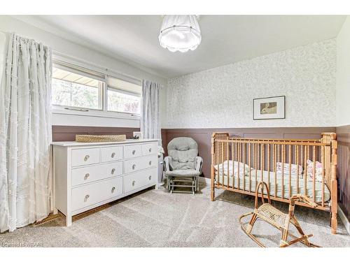 1 Highland Drive, Tillsonburg, ON - Indoor Photo Showing Bedroom