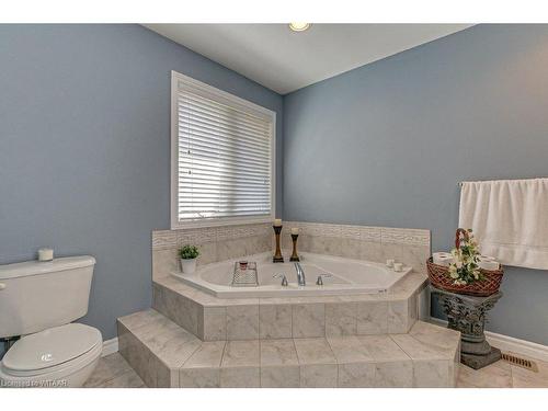 8 Norsworthy Lane, Ingersoll, ON - Indoor Photo Showing Bathroom