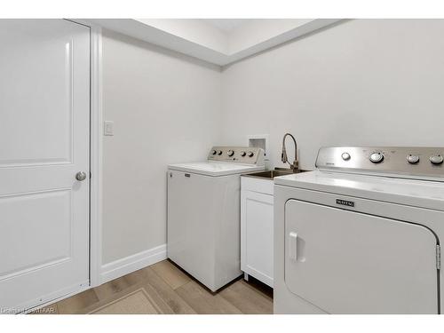 27 Muma Street, Drumbo, ON - Indoor Photo Showing Laundry Room