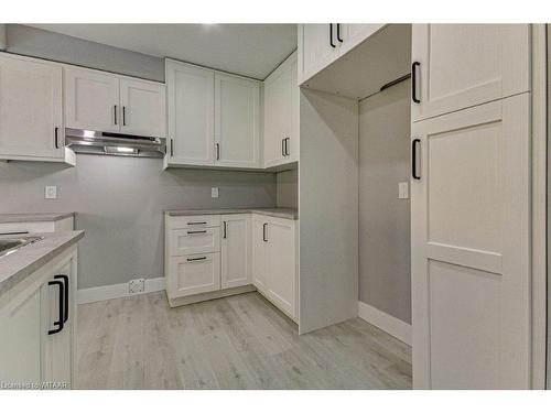 22 Bain Street, Woodstock, ON - Indoor Photo Showing Kitchen