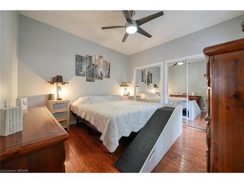 7 Second Street, Tillsonburg, ON - Indoor Photo Showing Bedroom