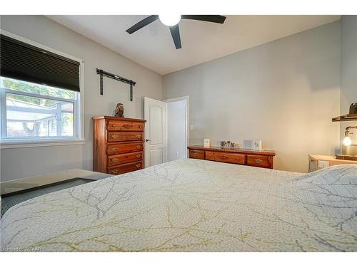 7 Second Street, Tillsonburg, ON - Indoor Photo Showing Bedroom