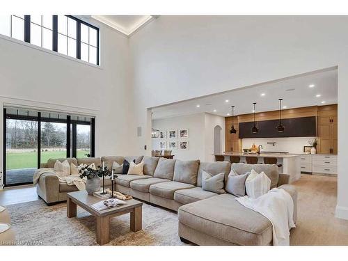 45 August Crescent, Otterville, ON - Indoor Photo Showing Living Room