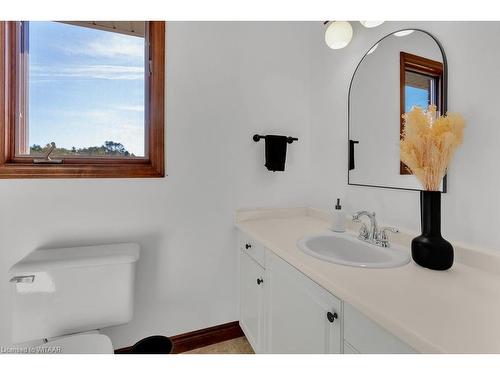 1554 Mall Road, Norfolk County, ON - Indoor Photo Showing Bathroom