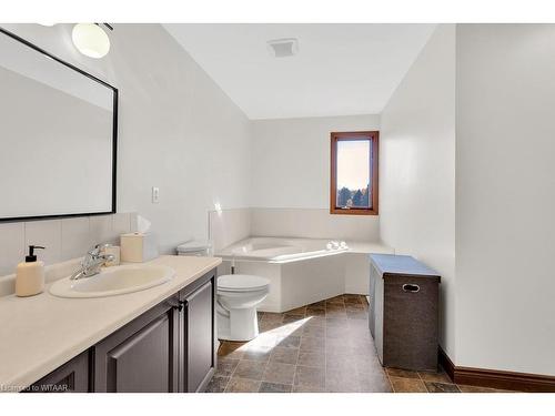 1554 Mall Road, Norfolk County, ON - Indoor Photo Showing Bathroom