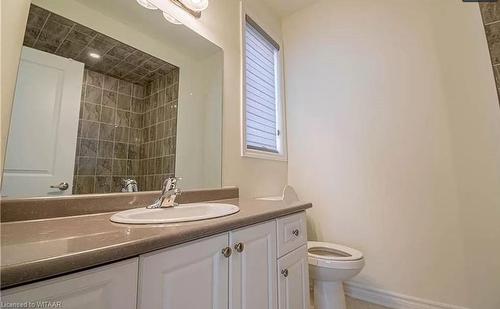 2 Harwood Street, Tillsonburg, ON - Indoor Photo Showing Bathroom