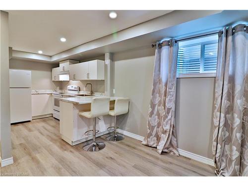 C-93 Winniett Street, Woodstock, ON - Indoor Photo Showing Kitchen