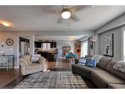 531 Champlain Avenue, Woodstock, ON - Indoor Photo Showing Living Room