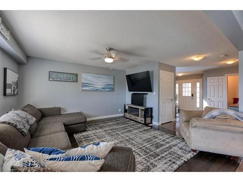 531 Champlain Avenue, Woodstock, ON - Indoor Photo Showing Living Room