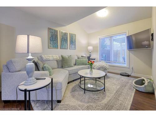 1154 Caen Avenue, Woodstock, ON - Indoor Photo Showing Living Room