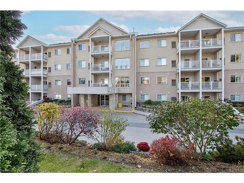 109-46 Canterbury Street, Ingersoll, ON - Outdoor With Facade