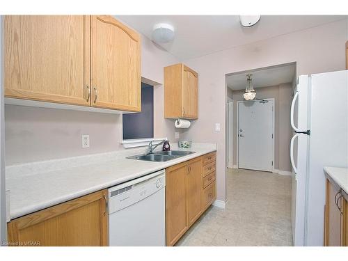 109-46 Canterbury Street, Ingersoll, ON - Indoor Photo Showing Kitchen With Double Sink