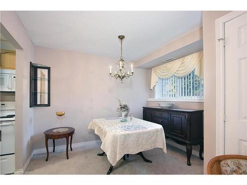 109-46 Canterbury Street, Ingersoll, ON - Indoor Photo Showing Bedroom