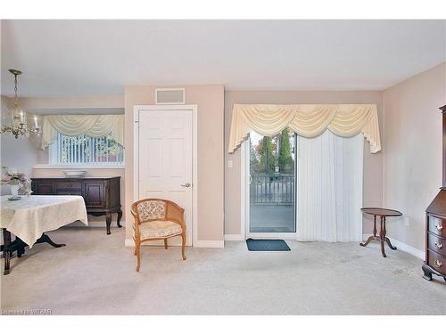 109-46 Canterbury Street, Ingersoll, ON - Indoor Photo Showing Bedroom