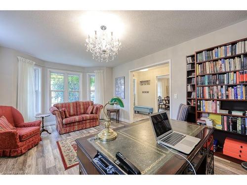 28 David Street, Ingersoll, ON - Indoor Photo Showing Living Room