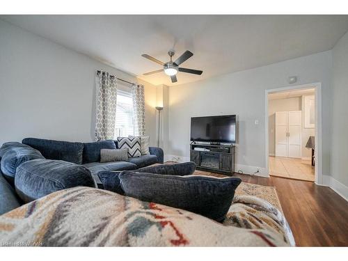 35 Pearl Street, Tillsonburg, ON - Indoor Photo Showing Living Room