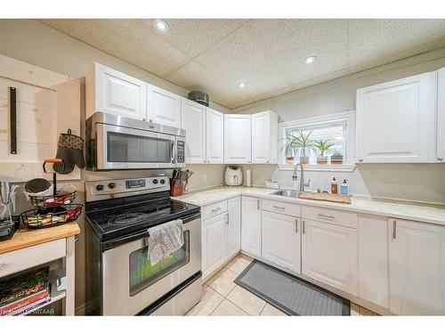 35 Pearl Street, Tillsonburg, ON - Indoor Photo Showing Kitchen