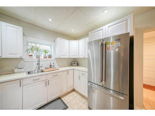 35 Pearl Street, Tillsonburg, ON - Indoor Photo Showing Kitchen