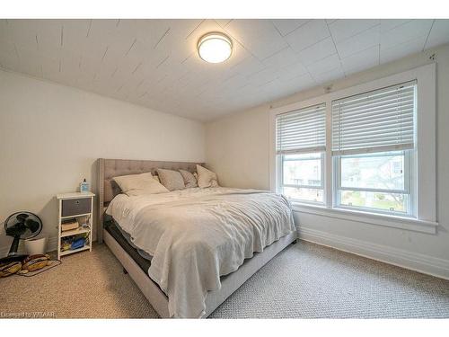 35 Pearl Street, Tillsonburg, ON - Indoor Photo Showing Bedroom