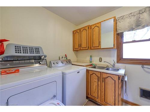 101 Brock Street E, Tillsonburg, ON - Indoor Photo Showing Laundry Room