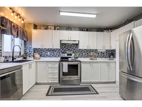 3-21 Wren Court, Tillsonburg, ON - Indoor Photo Showing Kitchen With Upgraded Kitchen