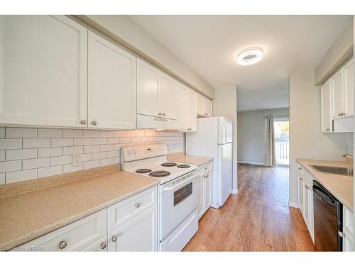 8-10 Dufferin Street, Norwich, ON - Indoor Photo Showing Kitchen