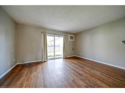 8-10 Dufferin Street, Norwich, ON - Indoor Photo Showing Other Room