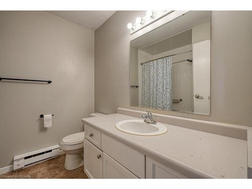 8-10 Dufferin Street, Norwich, ON - Indoor Photo Showing Bathroom