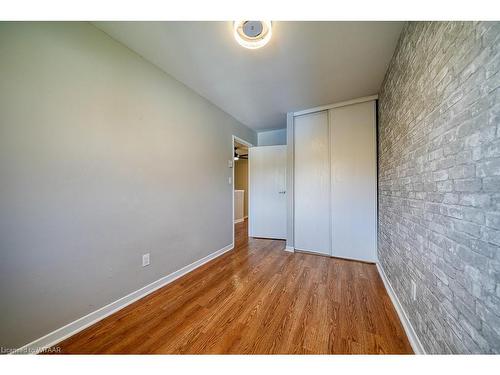 8-10 Dufferin Street, Norwich, ON - Indoor Photo Showing Other Room