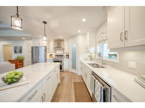 236 Tamarack Boulevard, Woodstock, ON - Indoor Photo Showing Kitchen With Stainless Steel Kitchen With Double Sink With Upgraded Kitchen