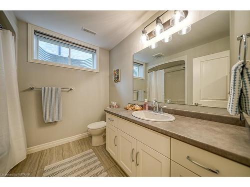 236 Tamarack Boulevard, Woodstock, ON - Indoor Photo Showing Bathroom