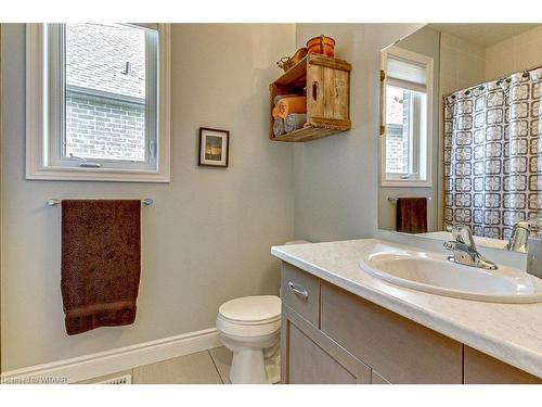 233 Wedgewood Drive, Woodstock, ON - Indoor Photo Showing Bathroom