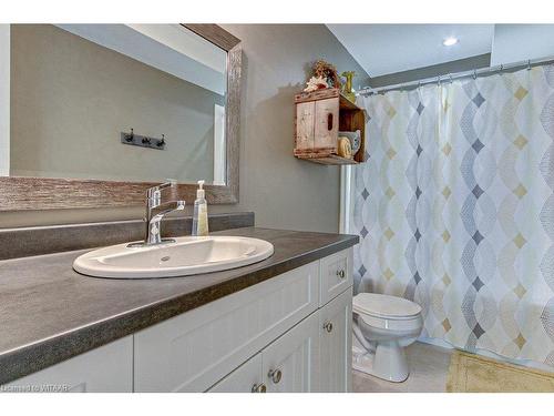 233 Wedgewood Drive, Woodstock, ON - Indoor Photo Showing Bathroom